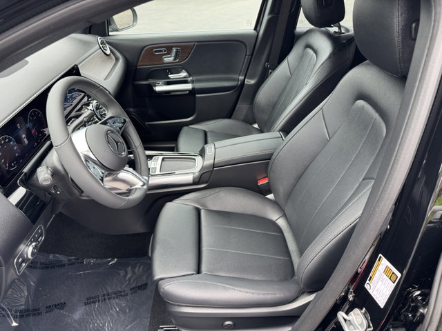 2025 Mercedes Benz GLA 250 4MATIC photo 2