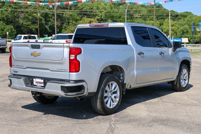 Used 2021 Silver Ice Metallic Chevrolet Custom image 3