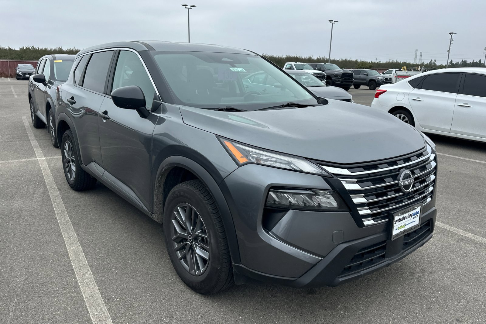 2024 Nissan Rogue S photo 2