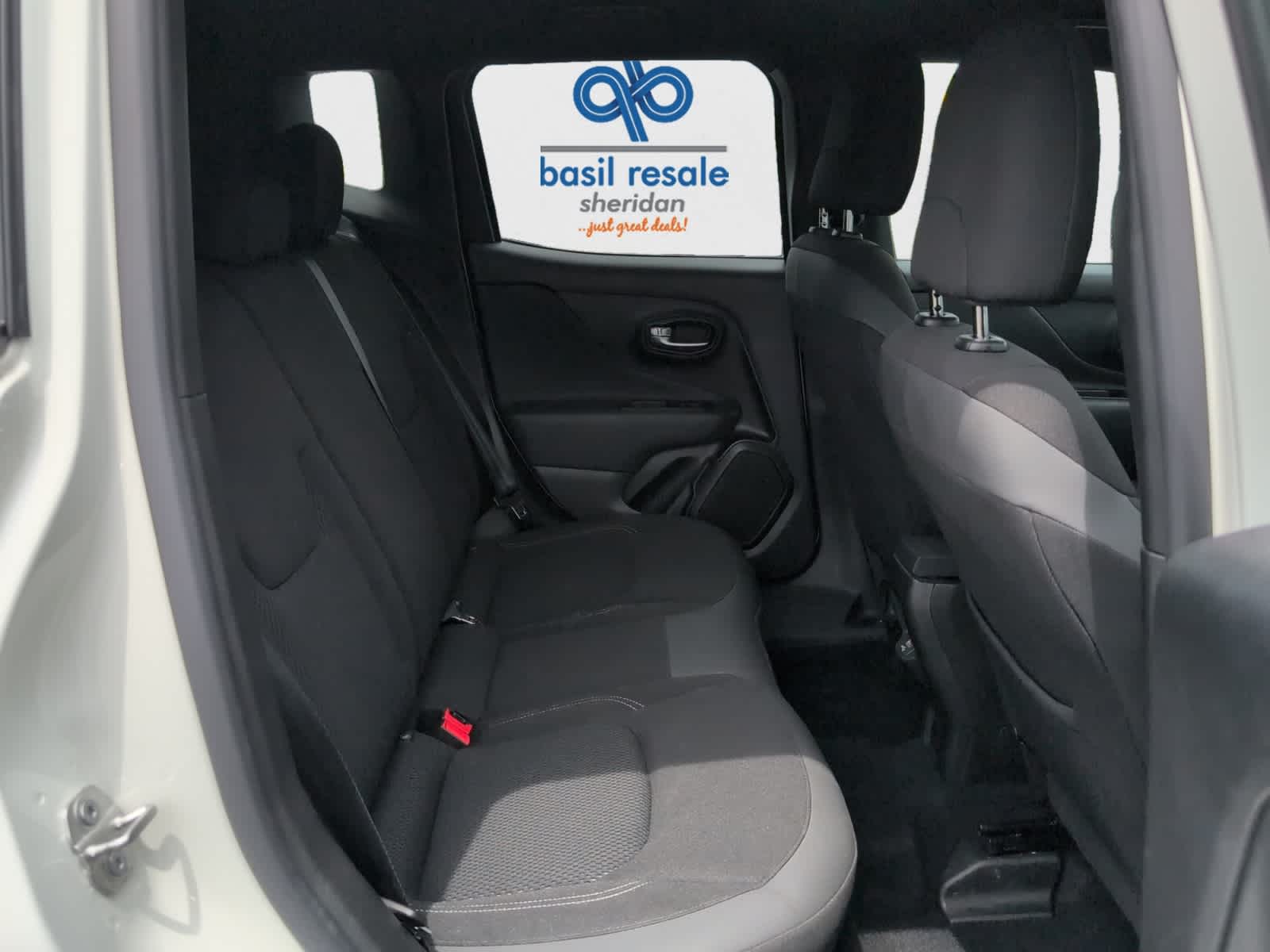 2022 Jeep Renegade Altitude photo 18