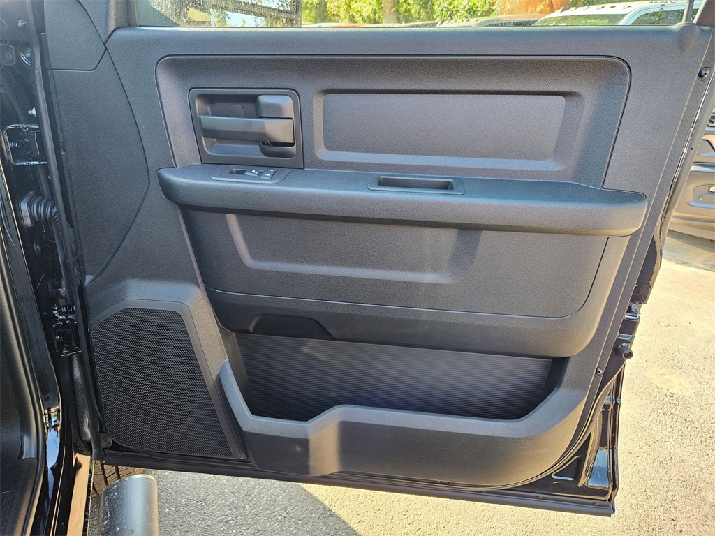 2026 Ram 3500 Tradesman photo 17