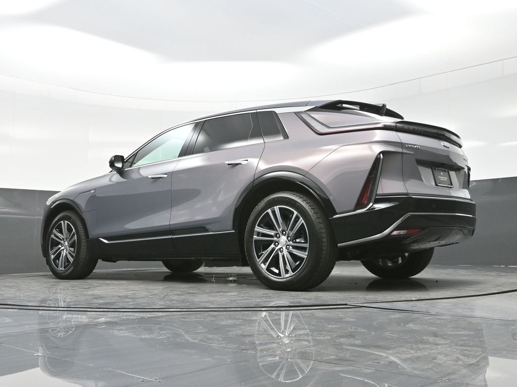 2025 Cadillac Lyriq Luxury photo 24