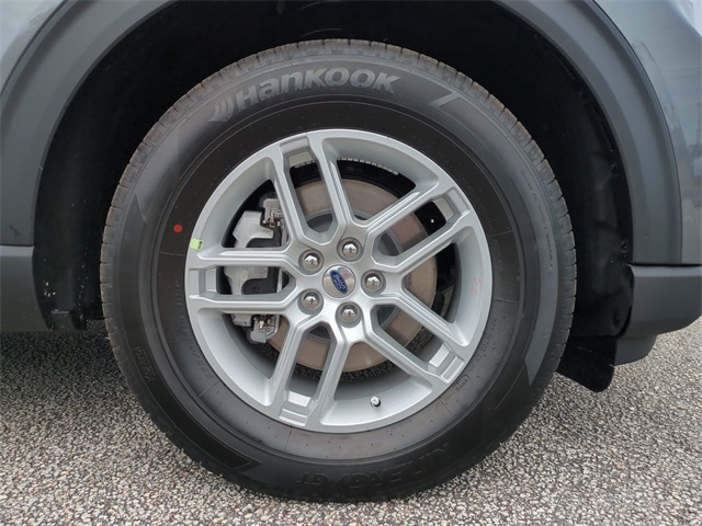 2025 Ford Explorer photo 10