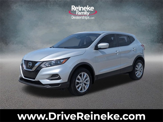 Used 2020 Silver Nissan S image 1