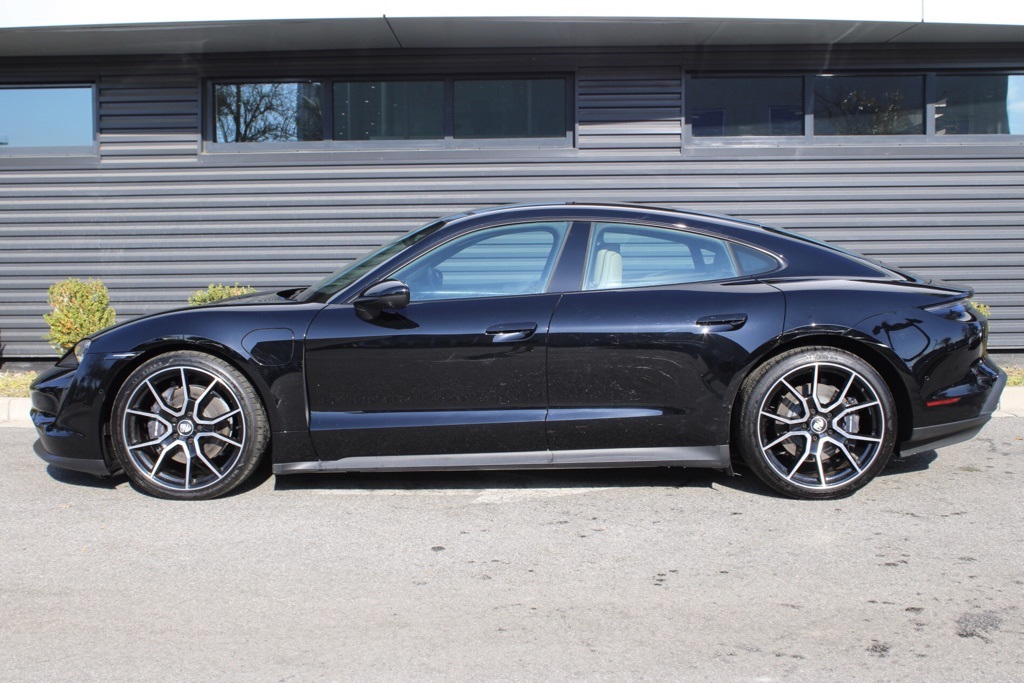 2024 Porsche Taycan Base photo 2