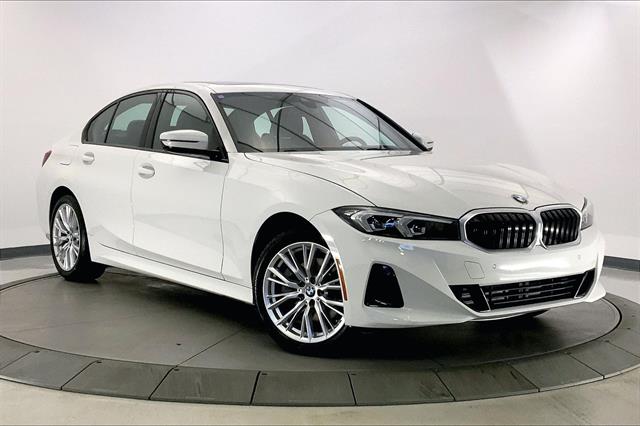 2023 BMW 3 Series 330i's photo