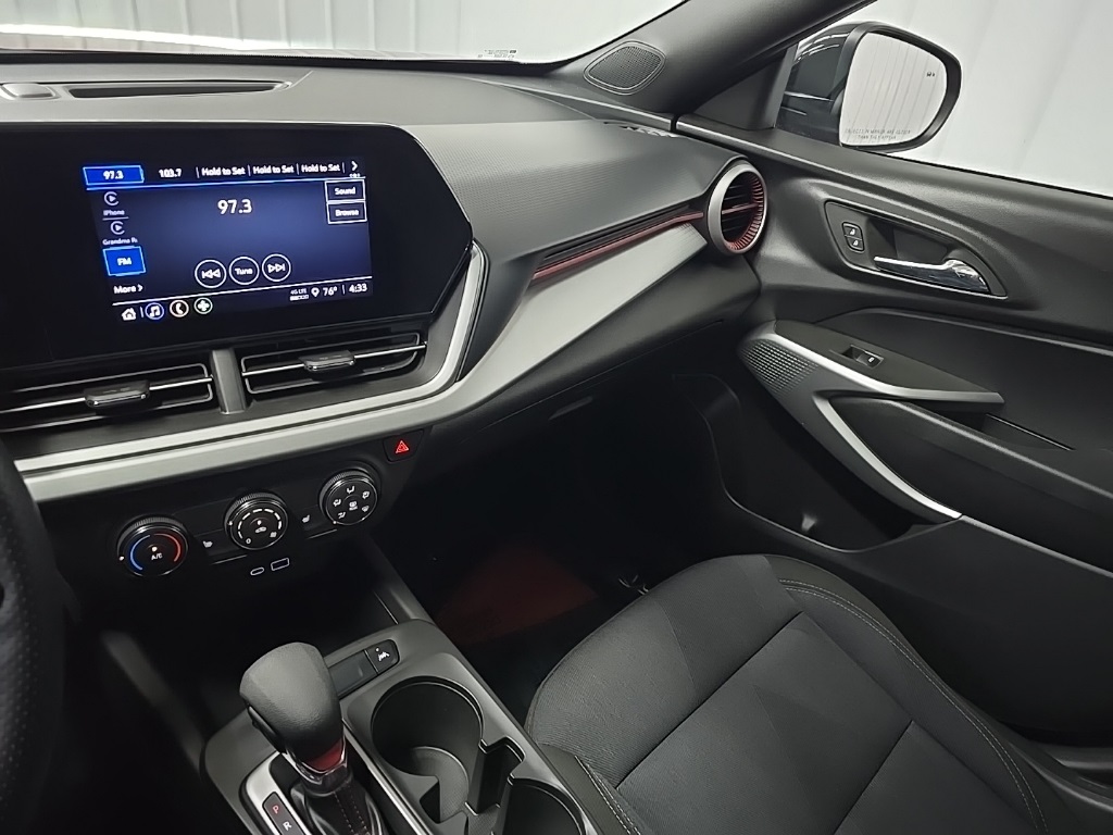 2024 Chevrolet Trax photo 25