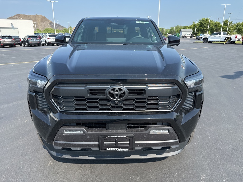 2025 Toyota Tacoma TRD Off-Road 4x4 Double Cab photo 4