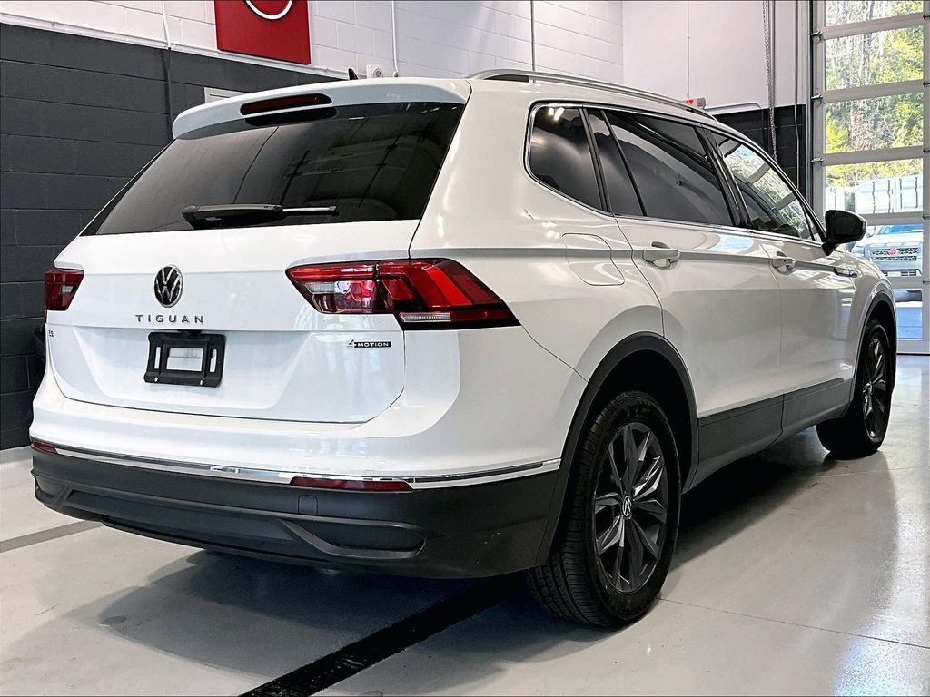2022 Volkswagen Tiguan SE photo 4