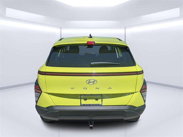 2026 Hyundai Kona SE photo 4