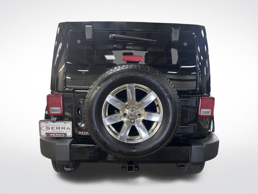 2016 Jeep Wrangler Unlimited Sahara photo 3