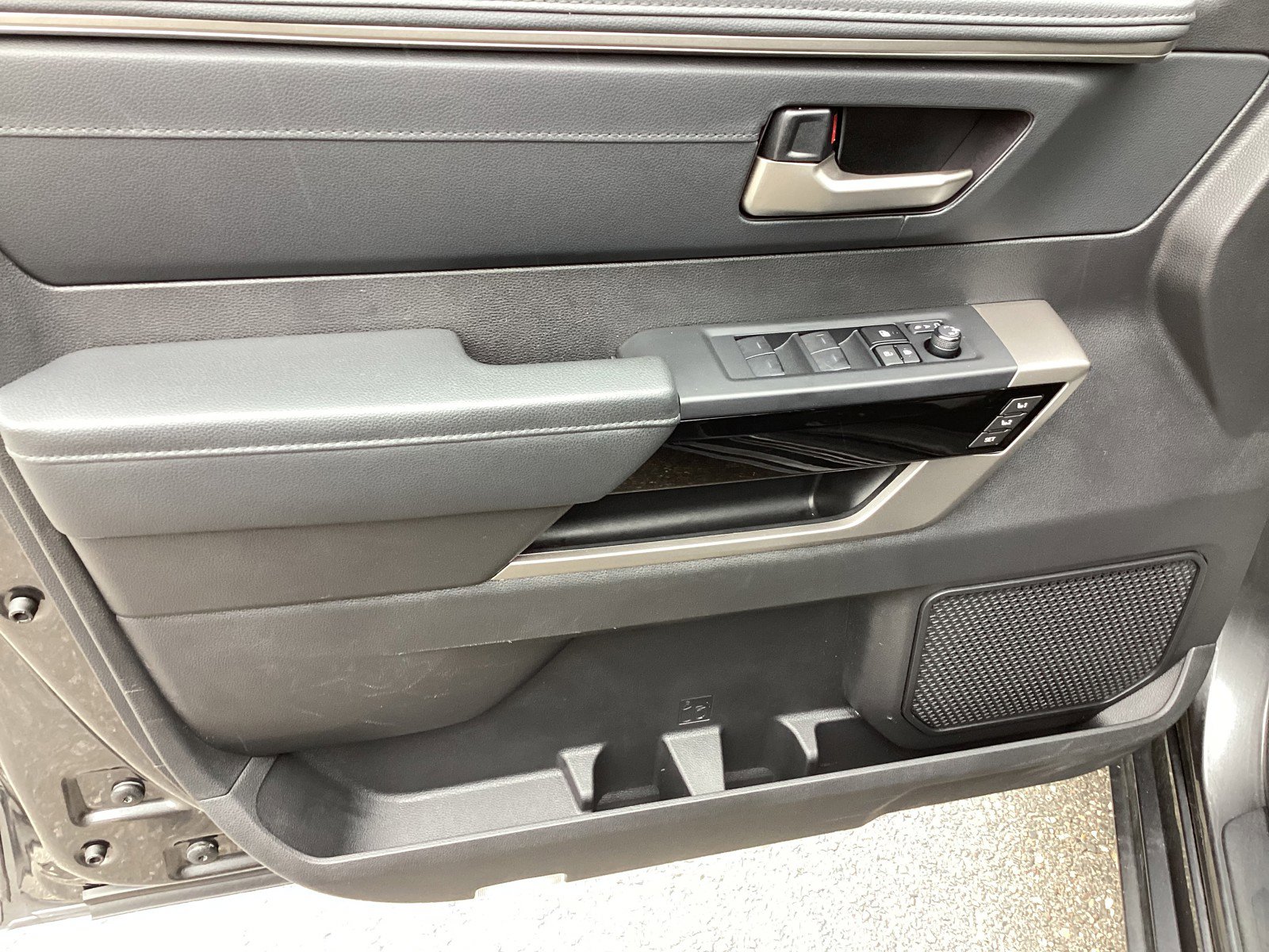 2024 Toyota Tundra Limited photo 12