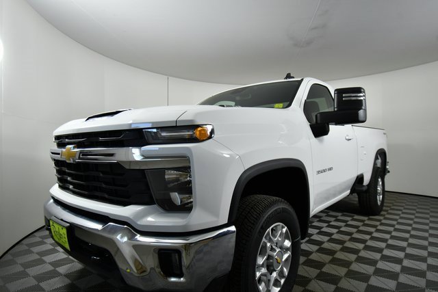 2025 Chevrolet Silverado 3500HD LT photo 5