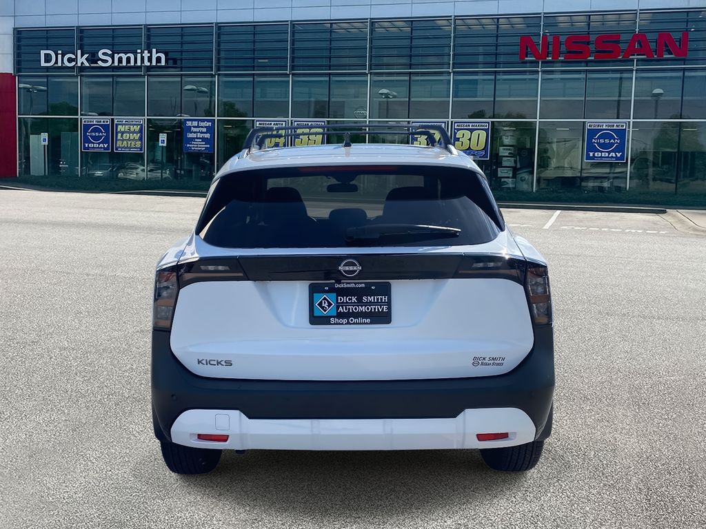 2026 Nissan Kicks SV photo 2