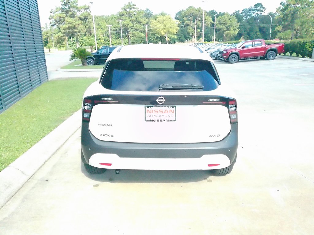 2025 Nissan Kicks SV photo 4