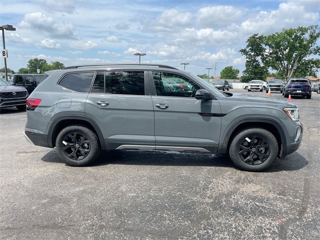 2025 Volkswagen Atlas Peak Edition SE Technology photo 26