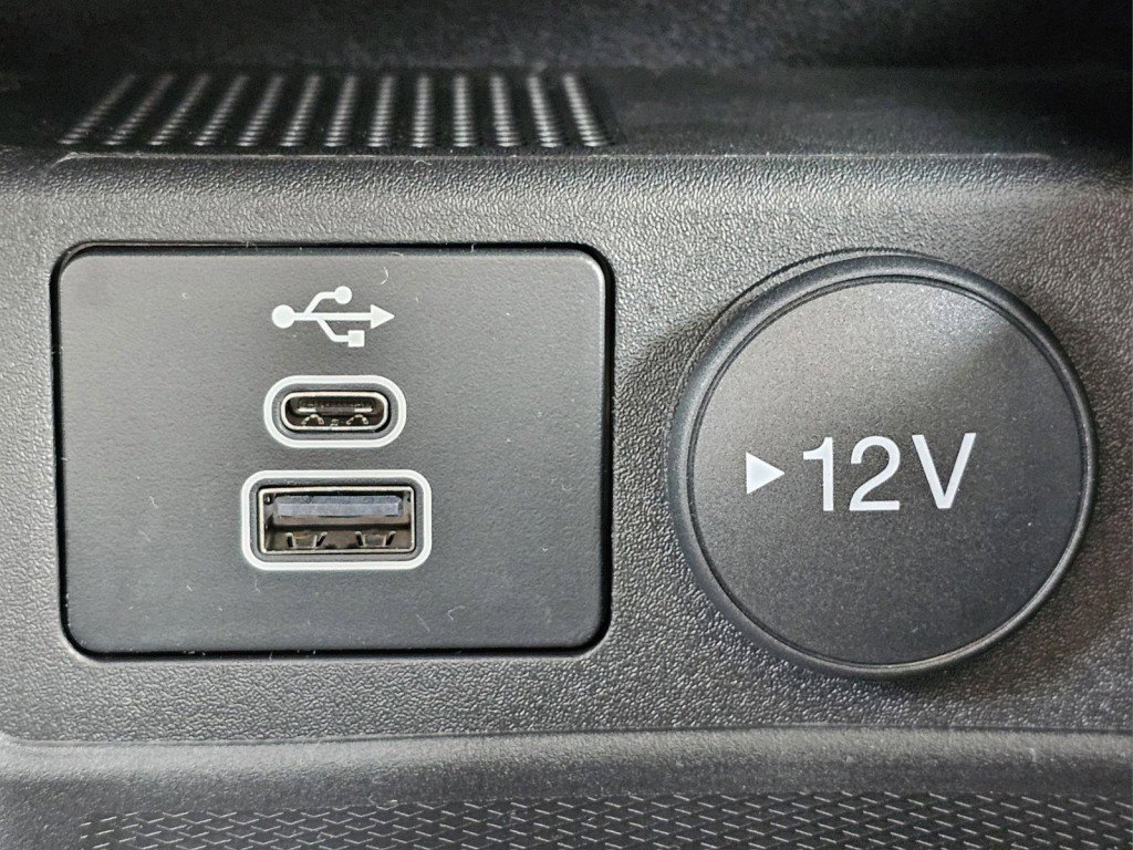 2025 Ford Escape Plug-In Hybrid photo 30