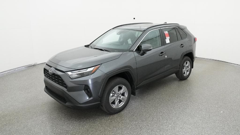 2025 Toyota RAV4 XLE's photo