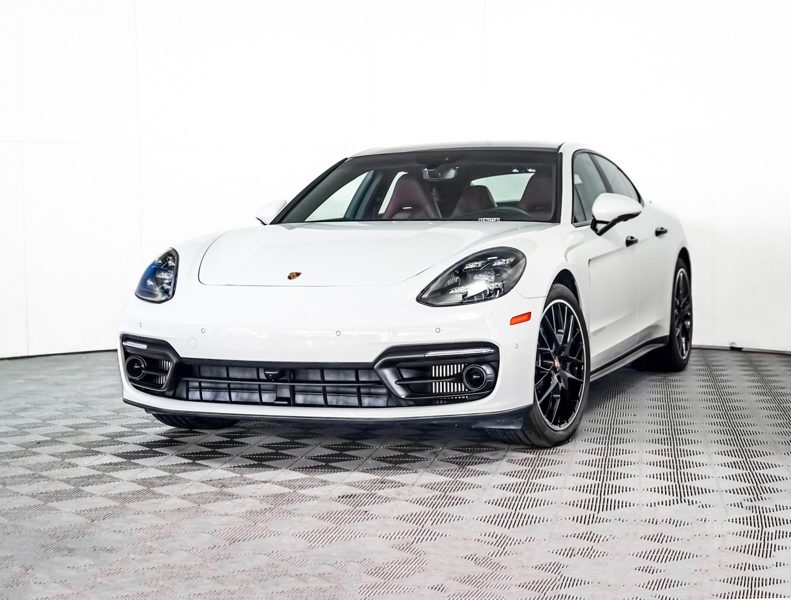 2023 Porsche Panamera Platinum Edition's photo