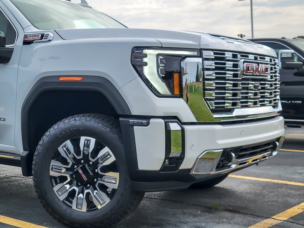 2026 Gmc Sierra 3500 HD Denali photo 2