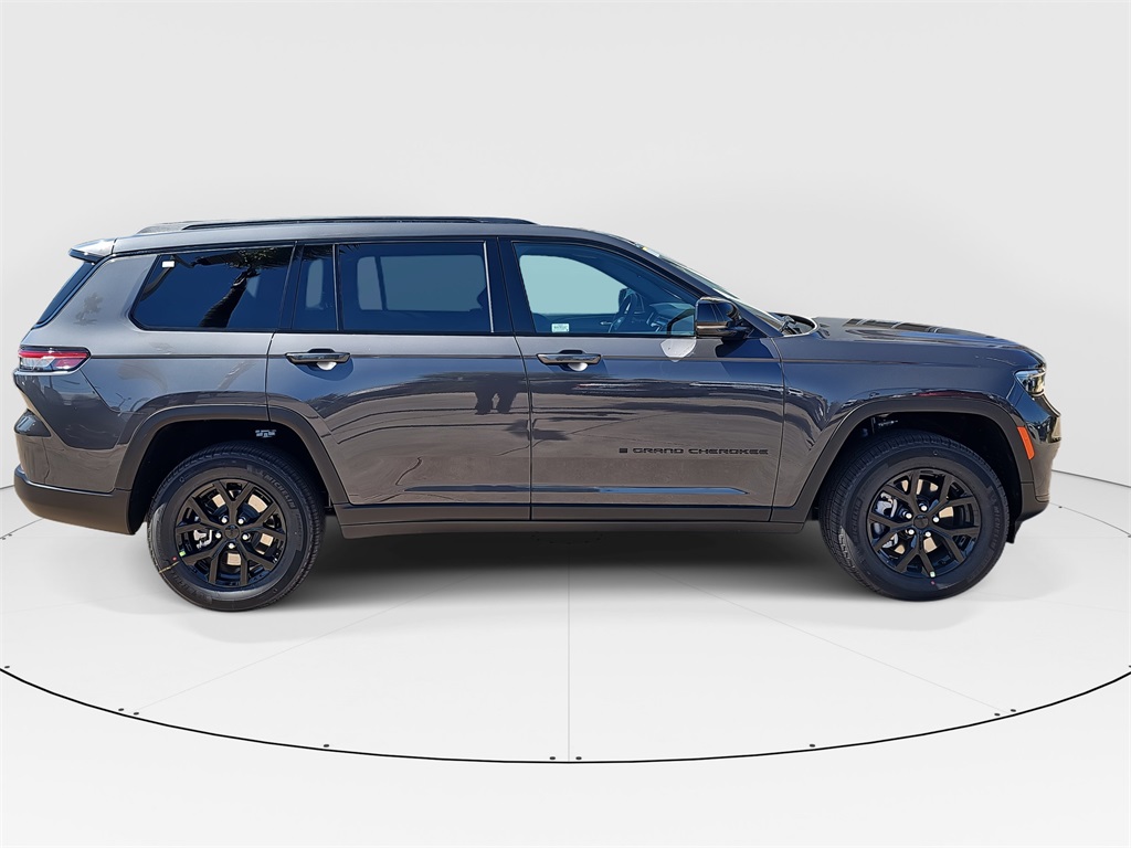2025 Jeep Grand Cherokee Altitude X photo 2