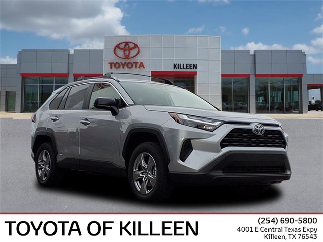 2025 Toyota RAV4 LE's photo