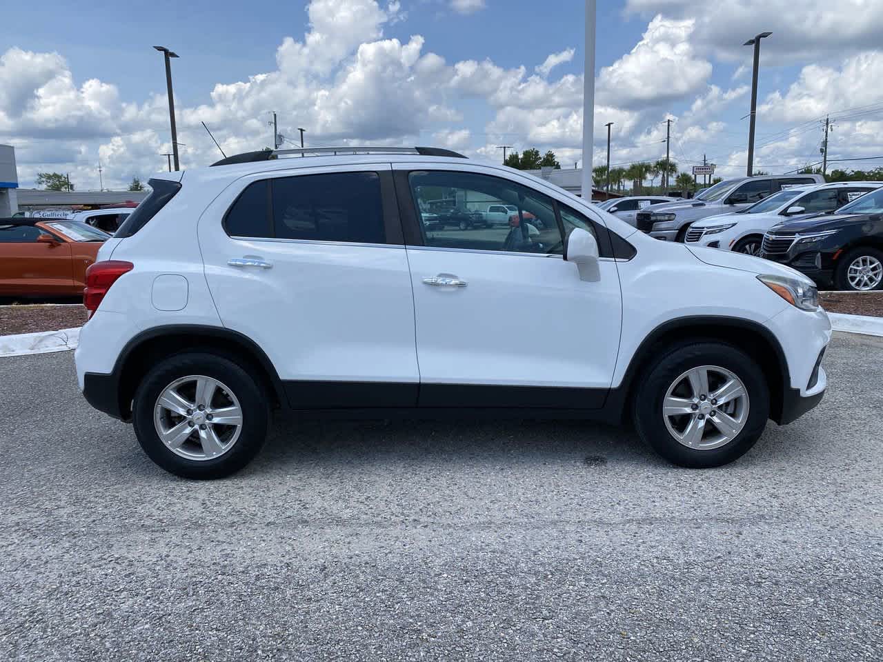 2019 Chevrolet Trax LT photo 3