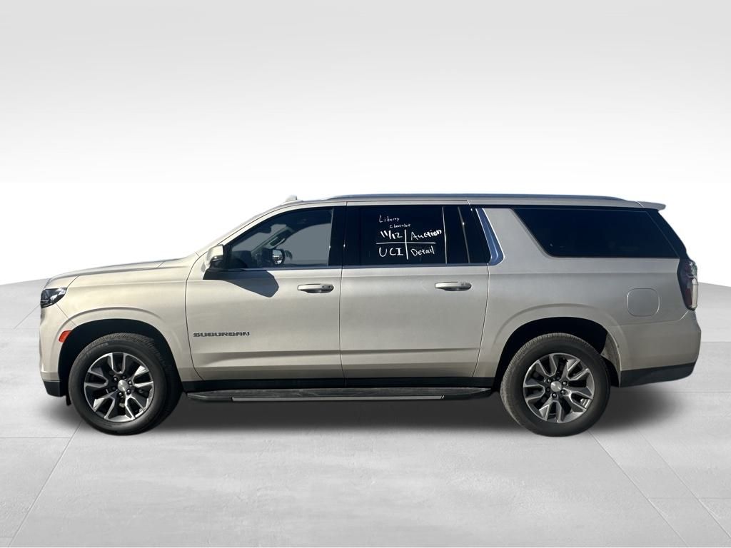 2022 Chevrolet Suburban LT's photo