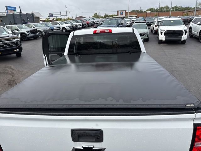 2017 Chevrolet Silverado 1500 Custom photo 24