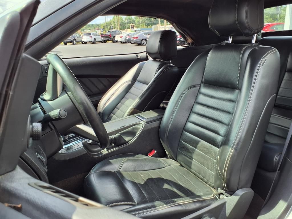 2013 Ford Mustang GT Premium photo 3