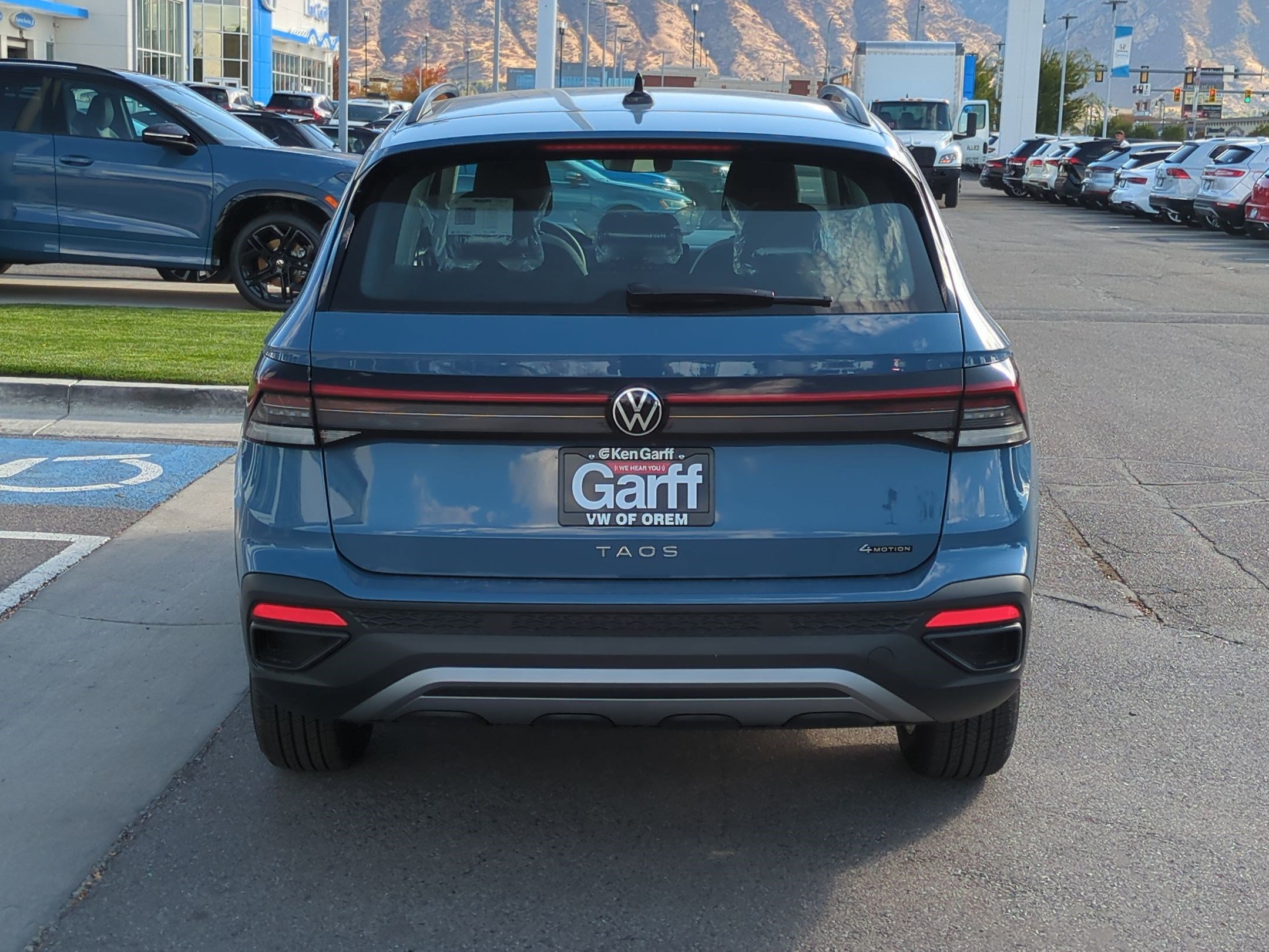 2025 Volkswagen Taos S photo 4