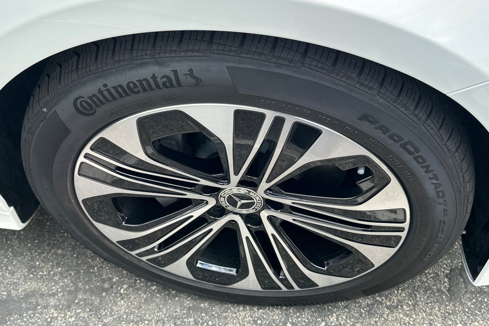 2024 Mercedes Benz E 350 photo 3