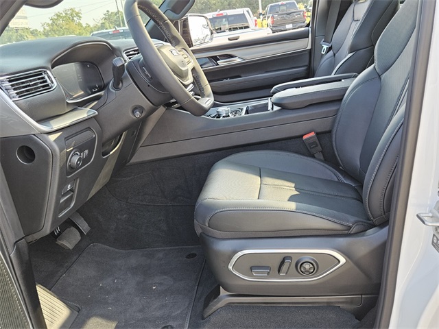 2025 Jeep Wagoneer Series II Carbide photo 6