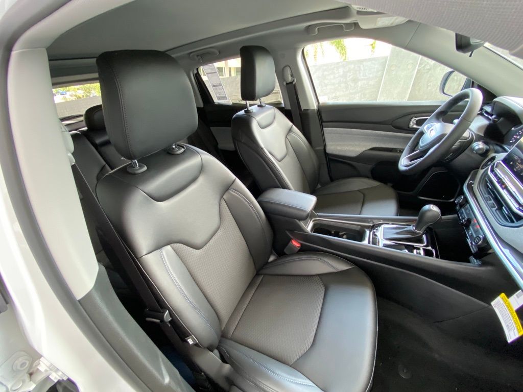 2022 Jeep Compass Latitude photo 18