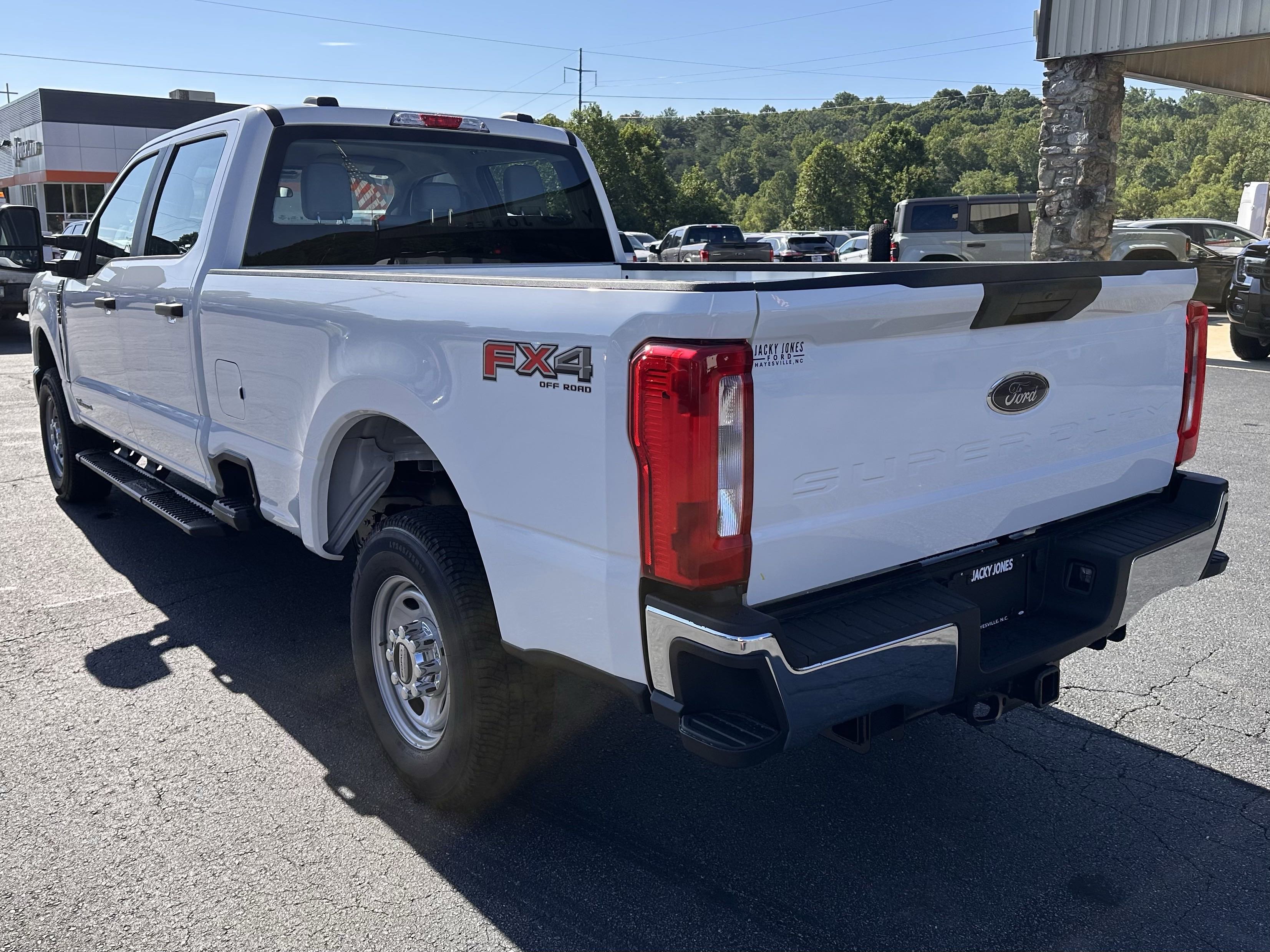 2025 Ford F-250 XL photo 2