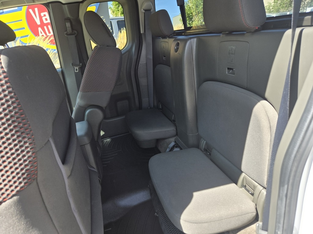 2012 Nissan Frontier PRO-4X photo 7