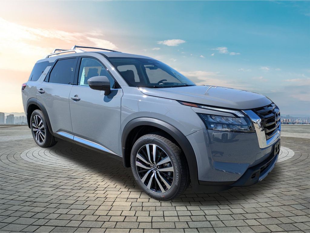 2025 Nissan Pathfinder Platinum's photo