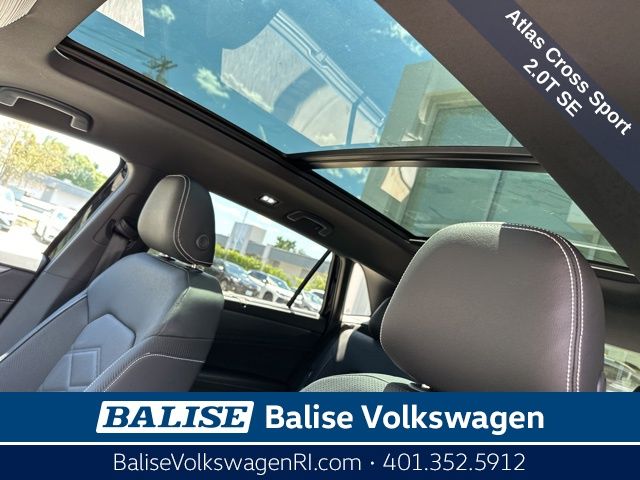 2025 Volkswagen Atlas Cross Sport SE Technology photo 8