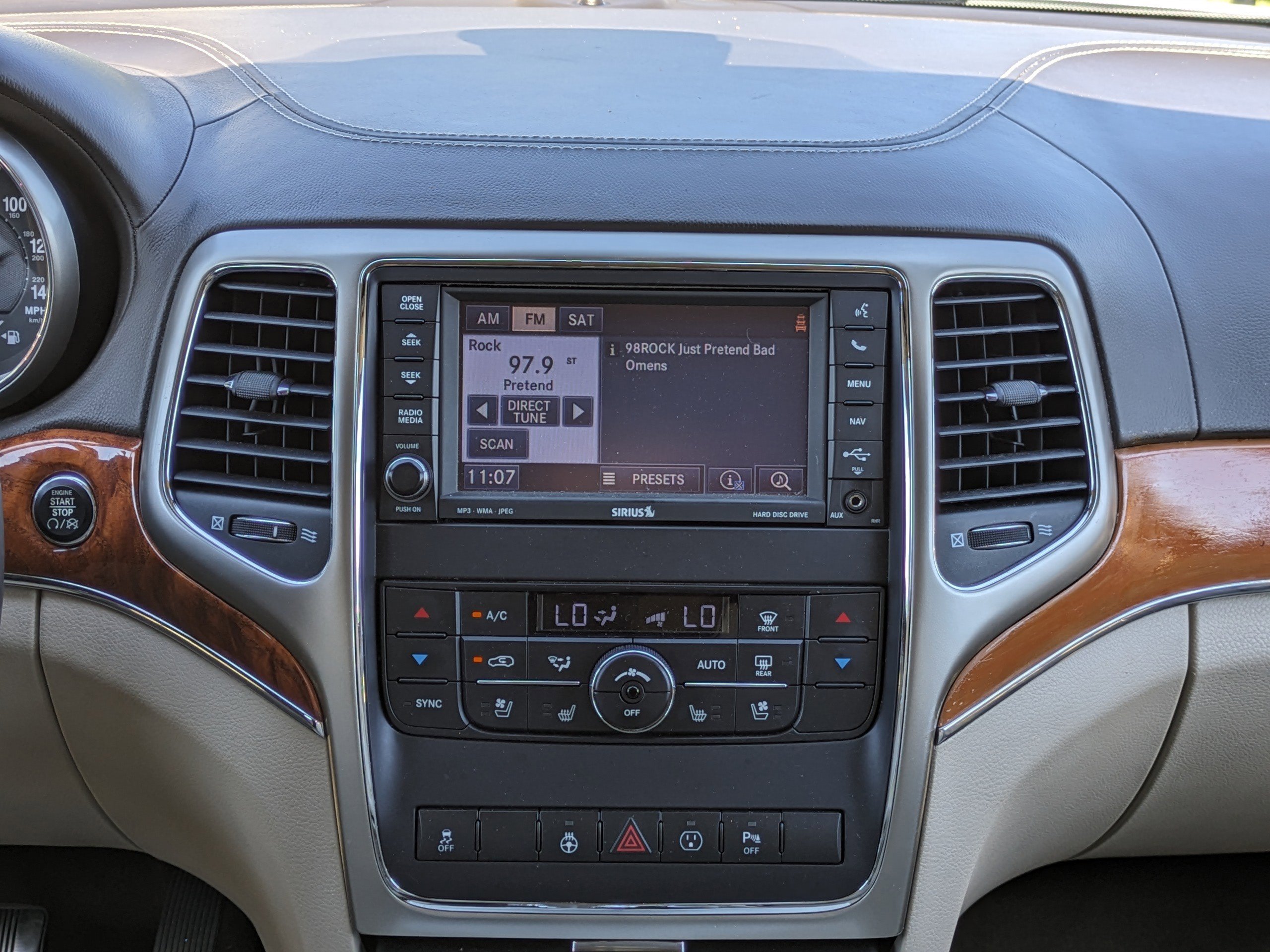2013 Jeep Grand Cherokee Overland photo 18