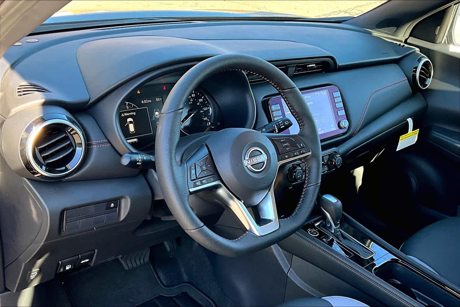 2024 Nissan Kicks SR photo 4