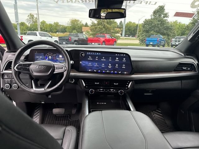 2025 Chevrolet Suburban Z71 photo 12