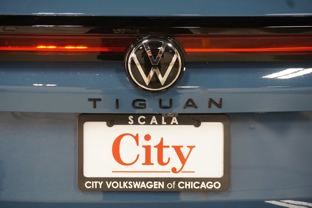 2025 Volkswagen Tiguan SE R-Line Black photo 30