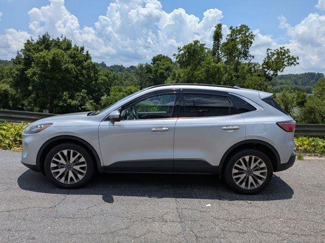 2020 Ford Escape Titanium photo 3