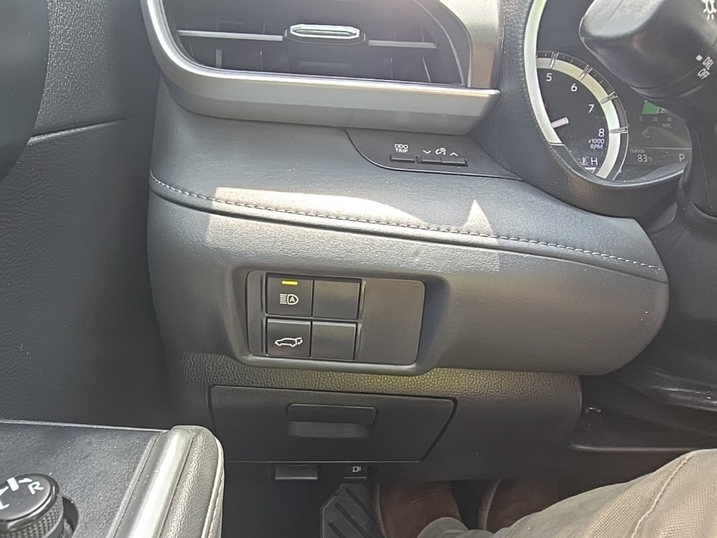 2022 Toyota Highlander XLE photo 21