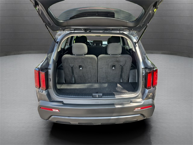 2023 Kia Sorento LX photo 9