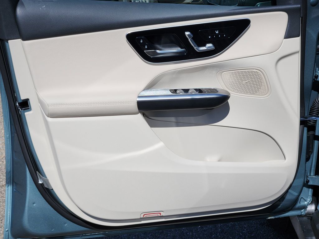 2026 Mercedes Benz GLC 300 4MATIC photo 12