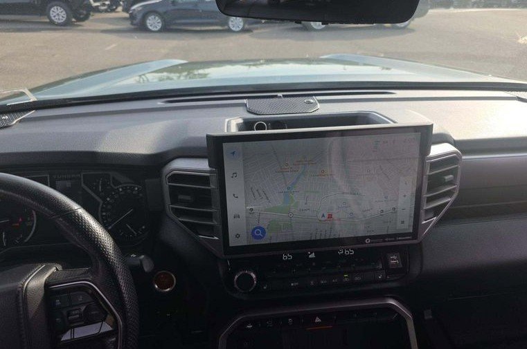 2023 Toyota Tundra SR5 CrewMax photo 4