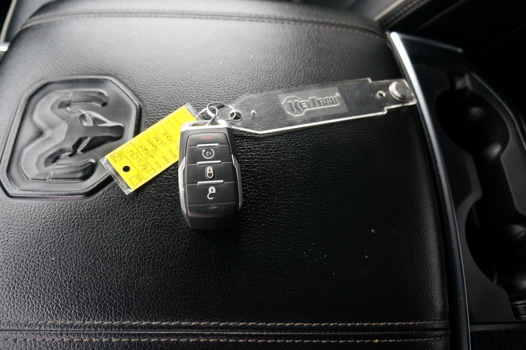 2024 Ram 1500 Laramie photo 2