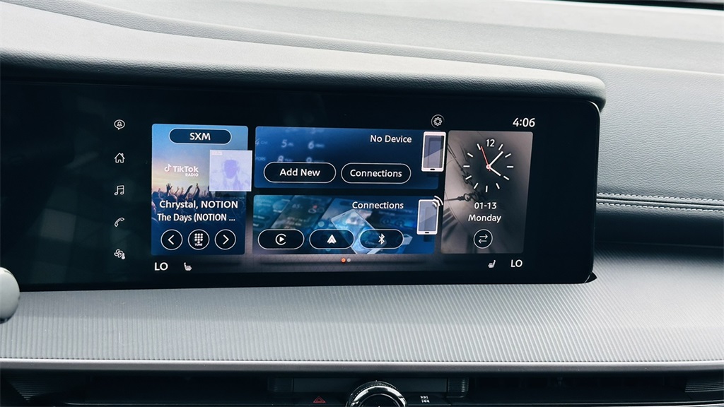 2025 Nissan Murano SV photo 21
