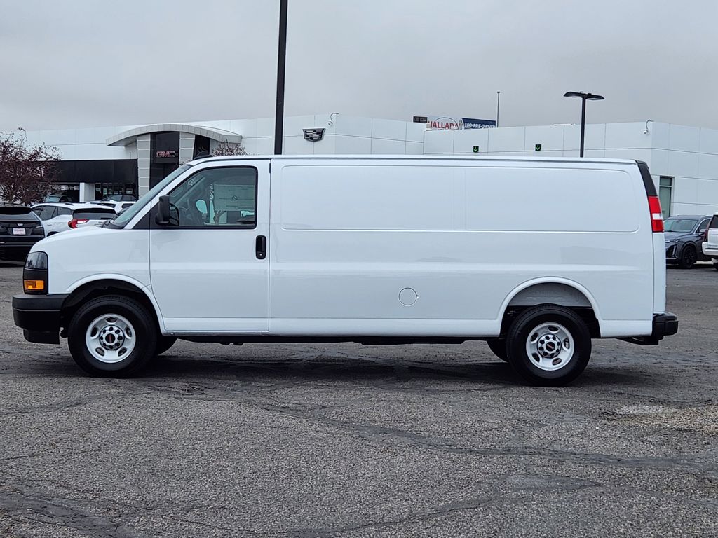 2025 Gmc Savana 2500 Cargo photo 2